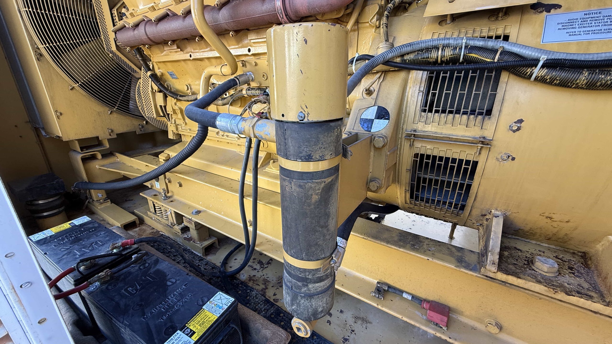 2000-CAT-3412-800kW-Battery-and-Coolant-Reservoir-IMG_0290-scaled