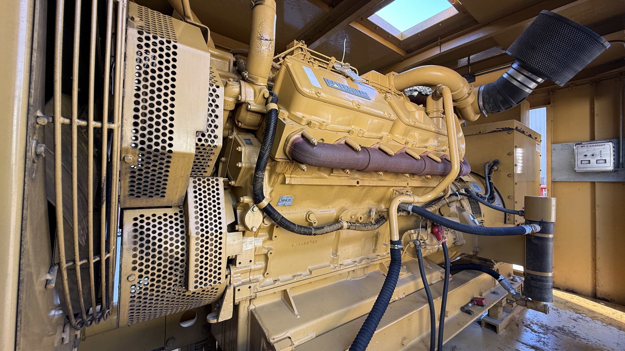 2000-CAT-3412-800kW-Engine-Left-Side-Profile-IMG_0285-scaled