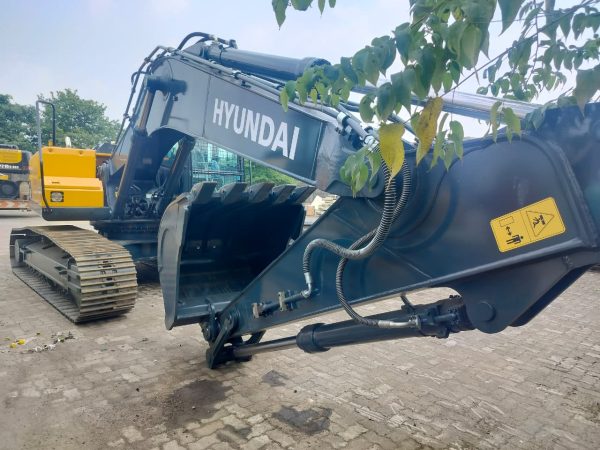 2025 Hyundai R210 Excavator Zero Hours