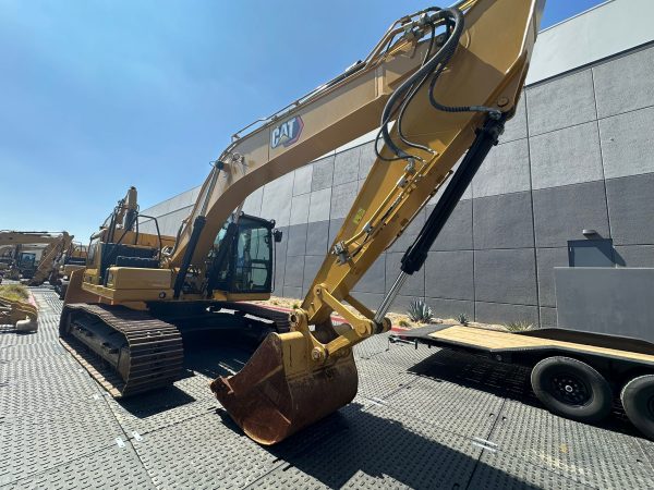 2022 Caterpillar 323 Excavator 2370 Hours