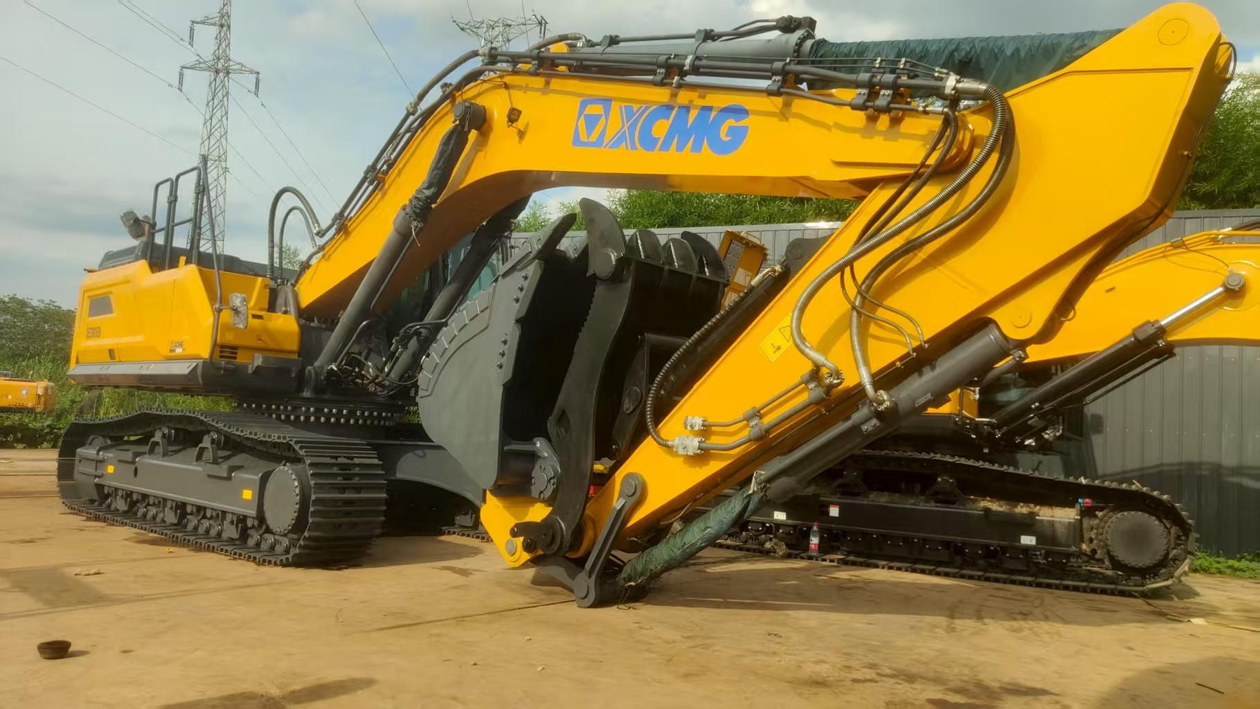 2025 XCMG XE380EN Excavator 30 Hours